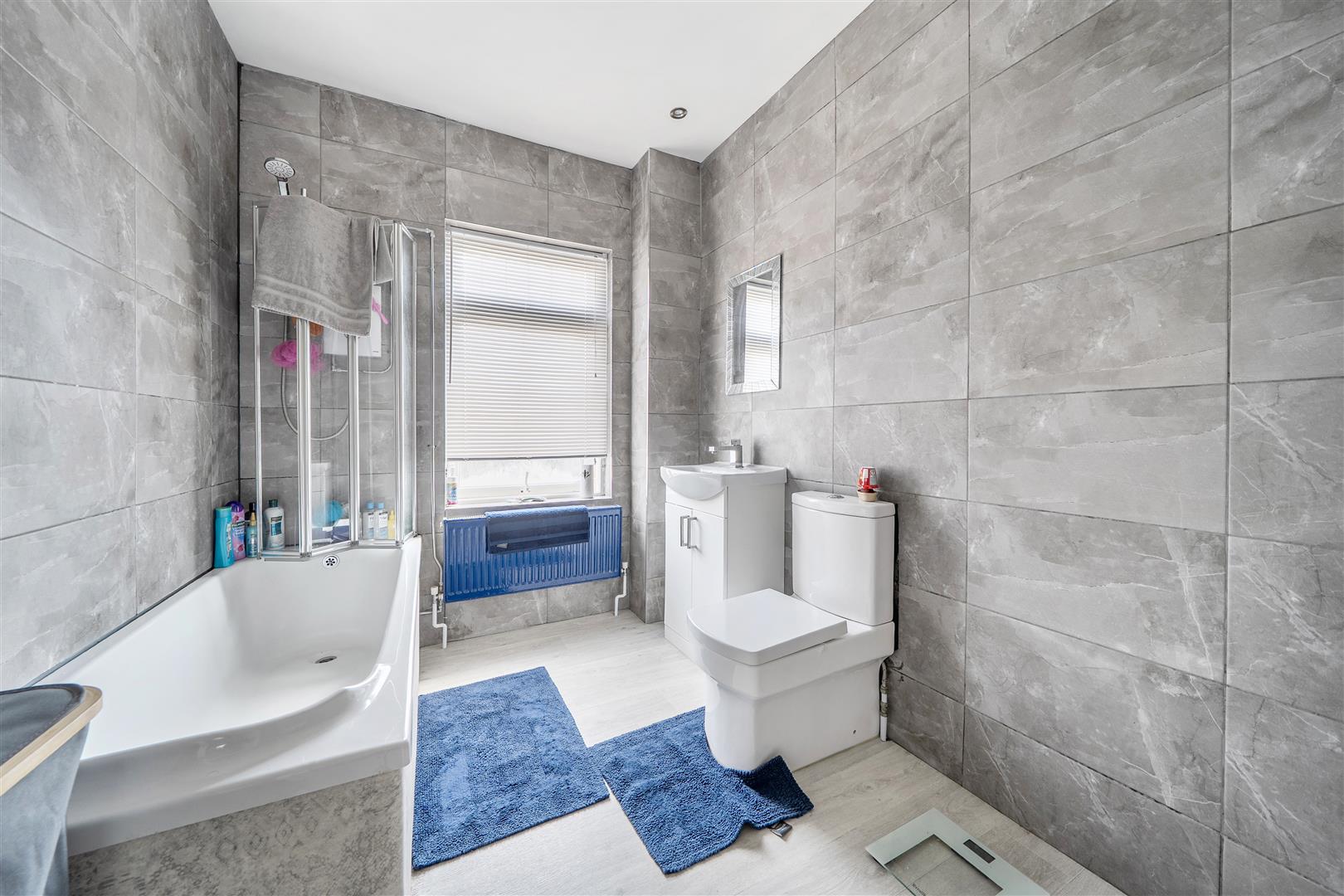 Kings Head Road, Gendros, Swansea, SA5 8DA